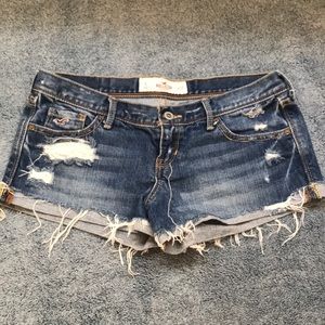 Hollister Distressed Shorts 🎀